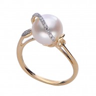 Fresh Water Pearl and Diamond Ring